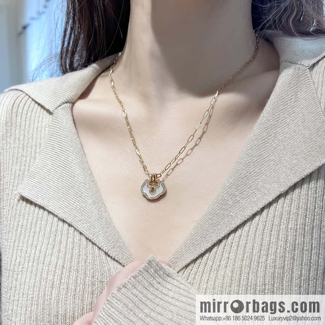 ❗️New ❗️ ☀️ Qeelin Yu Yi Flower Moon Ruyi Lock Necklace ☀️