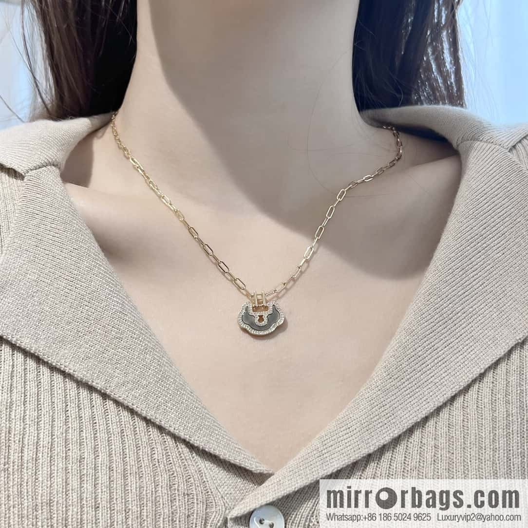 ❗️New ❗️ ☀️ Qeelin Yu Yi Flower Moon Ruyi Lock Necklace ☀️