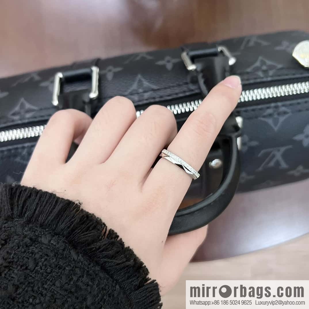 ❗️New ❗️ (one) GRAFF diamond ring