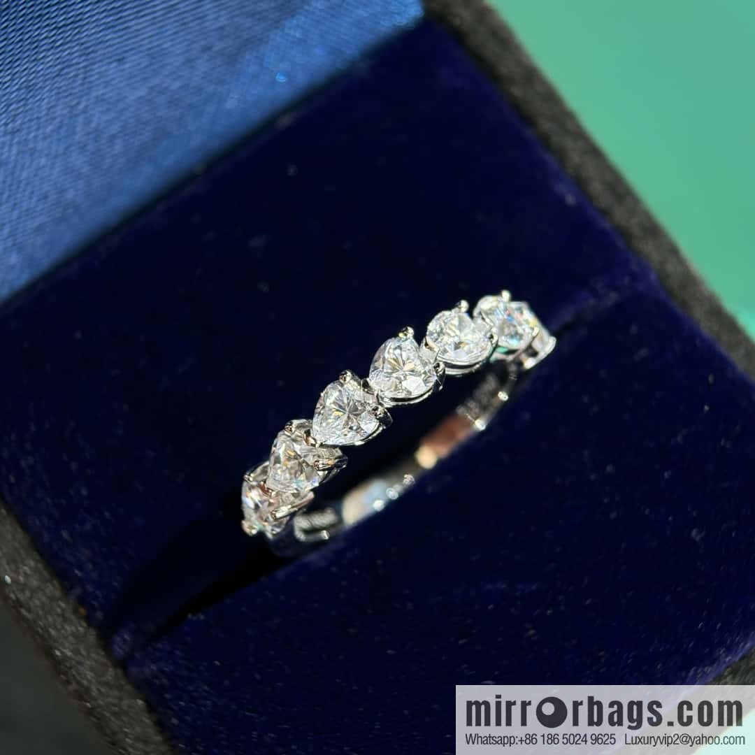 ❗️New ❗️ New ☑️ TIFFANY & Co. Single row peach heart diamond ring