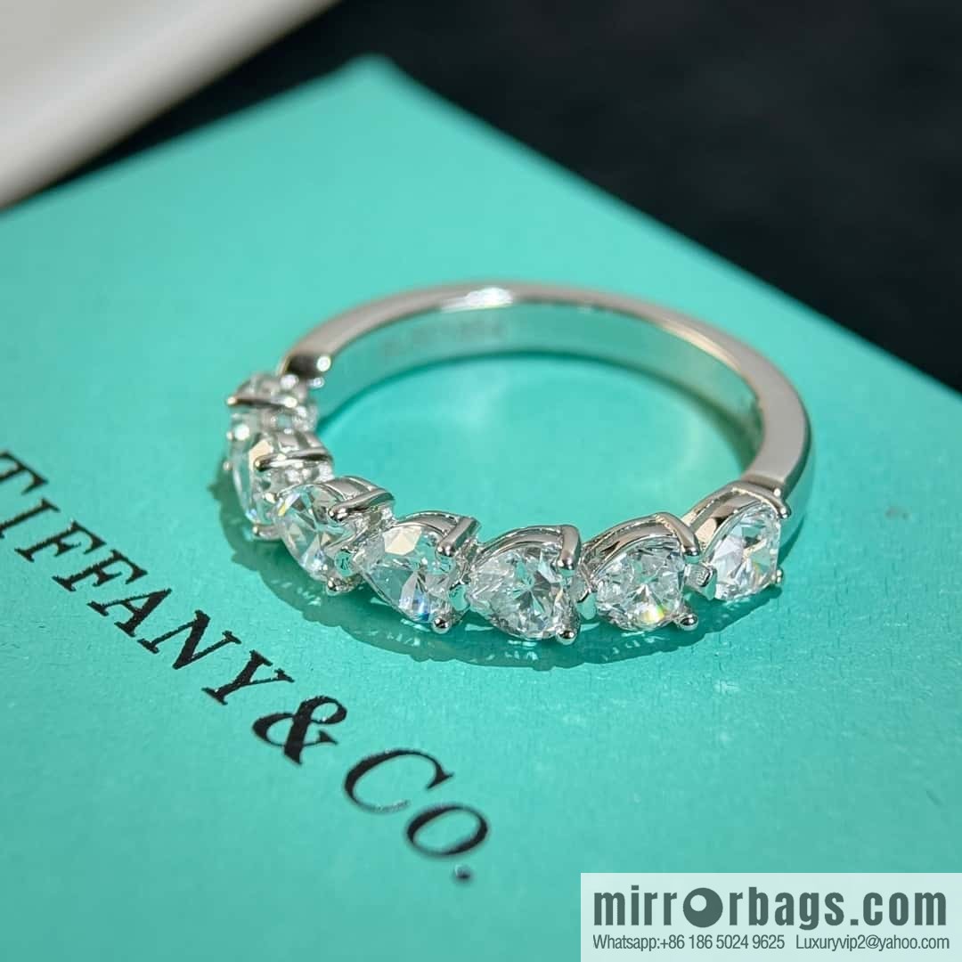 ❗️New ❗️ New ☑️ TIFFANY & Co. Single row peach heart diamond ring