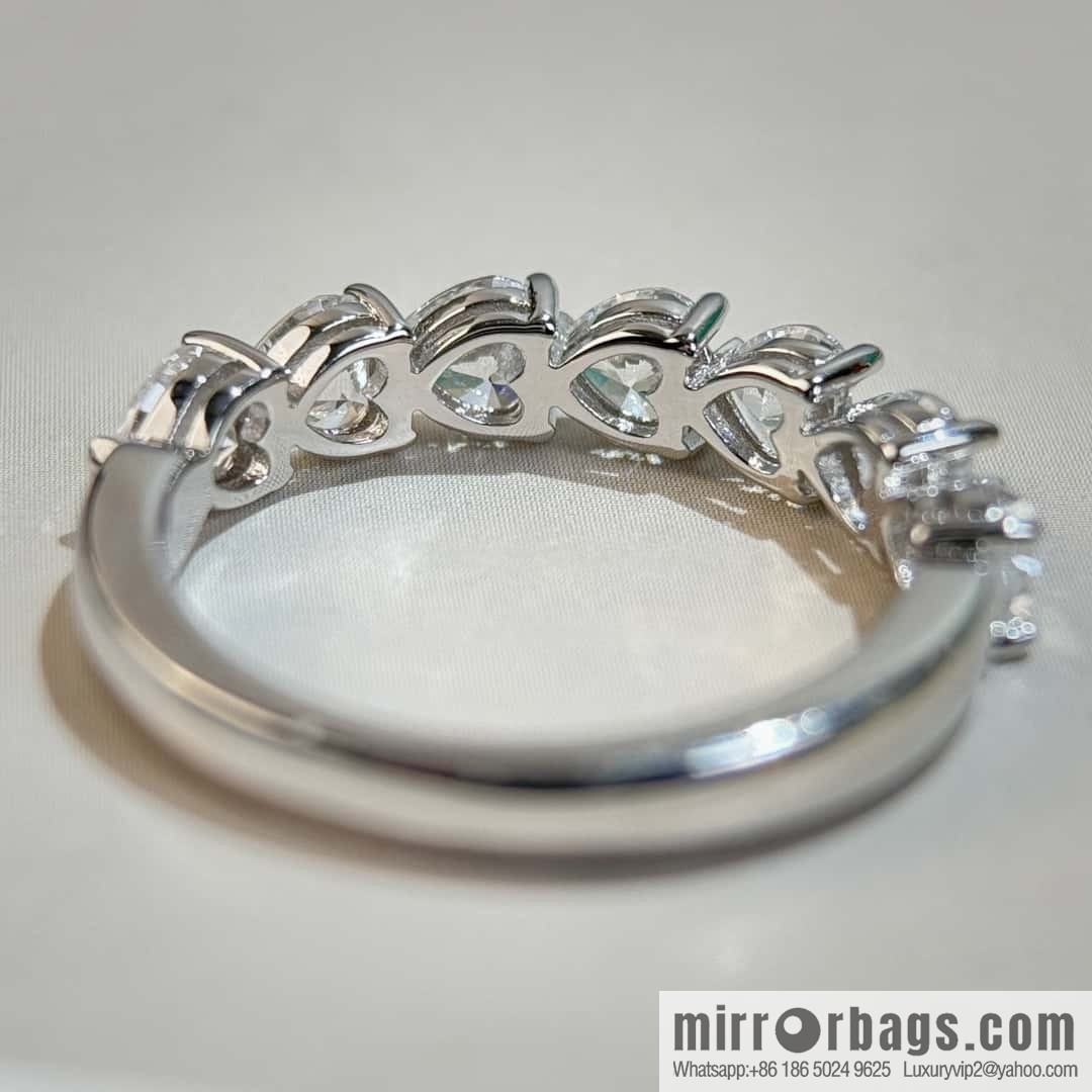 ❗️New ❗️ New ☑️ TIFFANY & Co. Single row peach heart diamond ring