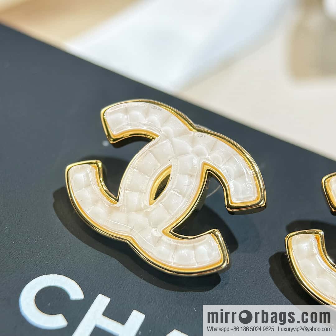 ❗️New ❗️☀️ New ☑️ Chanel c1 double c white acrylic stud earrings ☀️