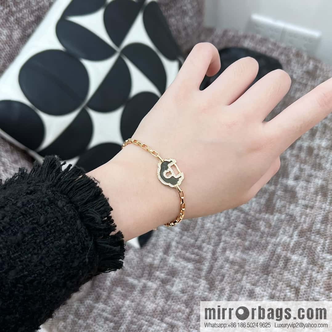 ❗️New ❗️ ☀️ original ☀️ Qeelin Kirin Yu Yi Ruyi lock gray shell bracelet ☀️