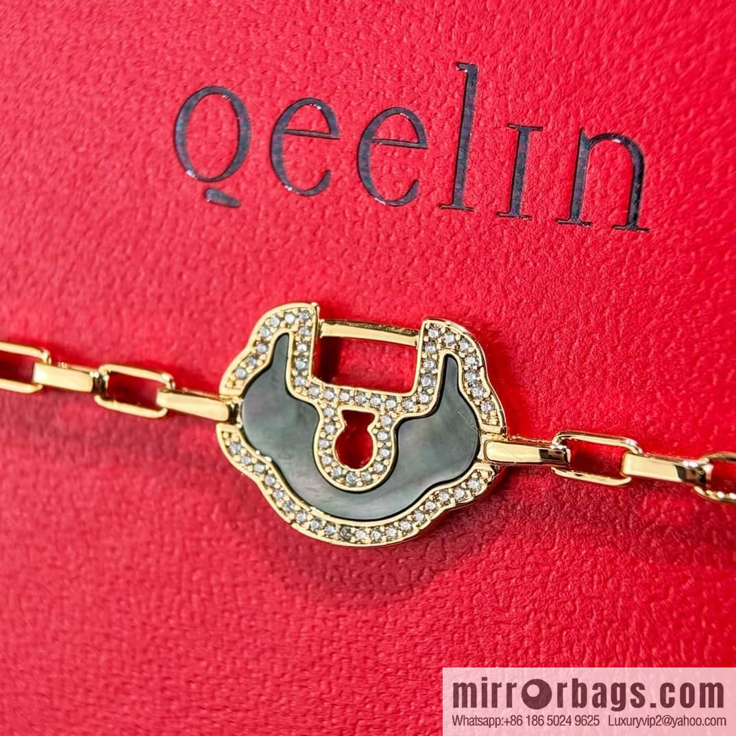 ❗️New ❗️ ☀️ original ☀️ Qeelin Kirin Yu Yi Ruyi lock gray shell bracelet ☀️
