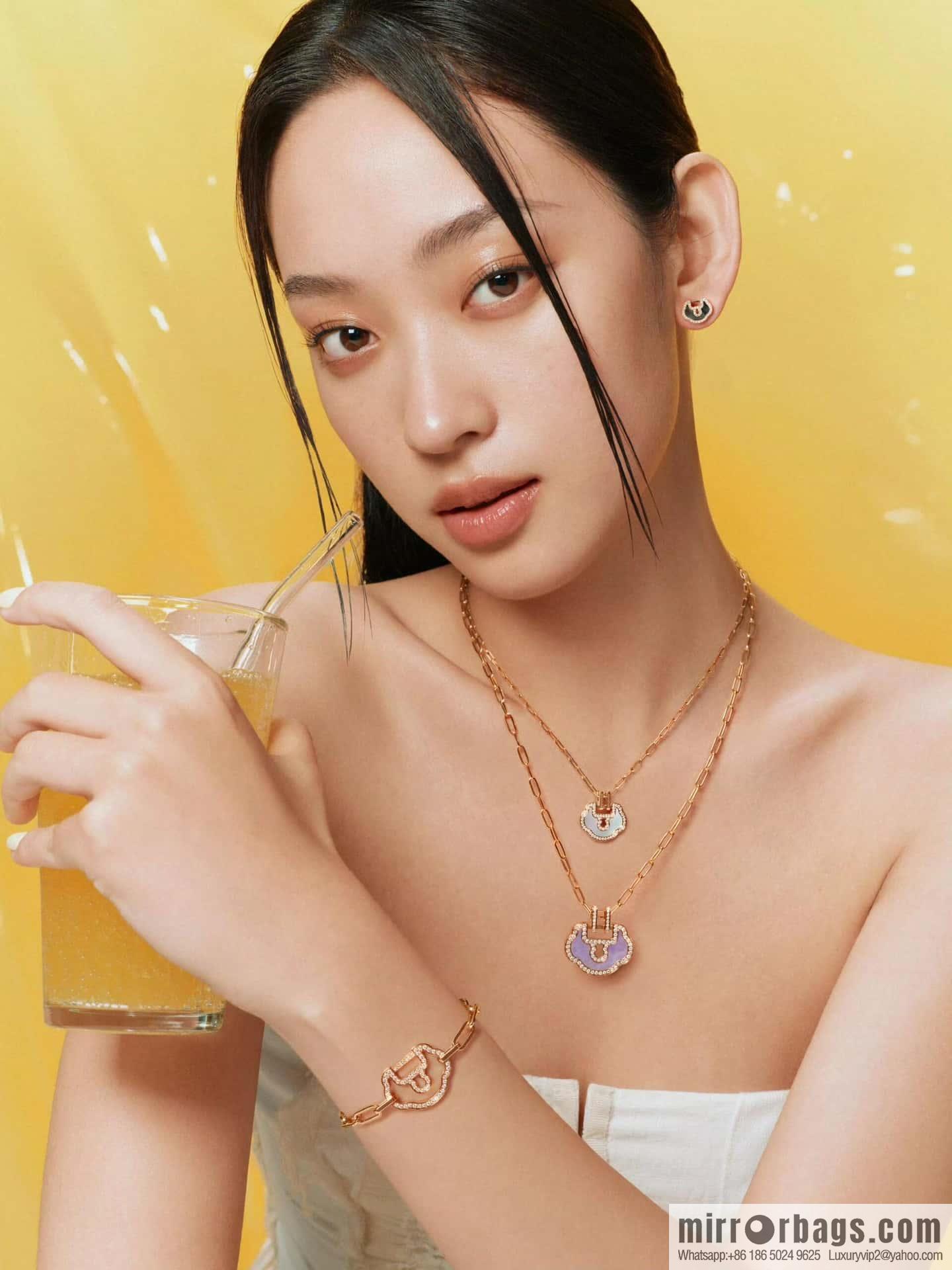 ❗️New ❗️ ☀️ Original ☀️ Qeelin Kirin Yu Yi Hollow Full Diamond Ruyi Lock Bracelet ☀️