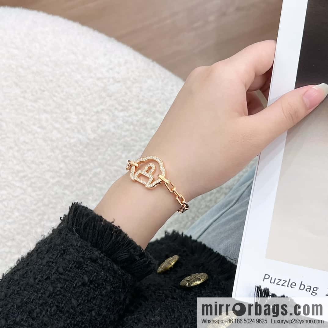 ❗️New ❗️ ☀️ Original ☀️ Qeelin Kirin Yu Yi Hollow Full Diamond Ruyi Lock Bracelet ☀️