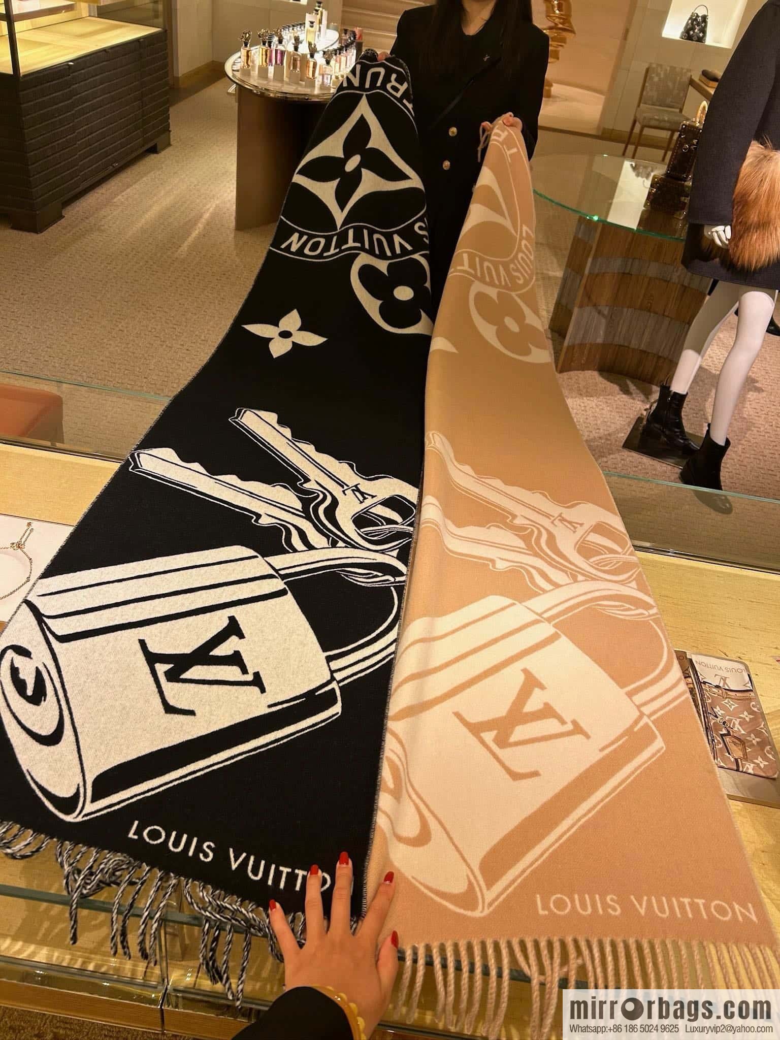 𝐋𝐨𝐮𝐢𝐬 𝐯𝐮𝐢𝐭𝐭𝐨𝐧 『 lock shawl code M92855 synchronized item number 🔐 black