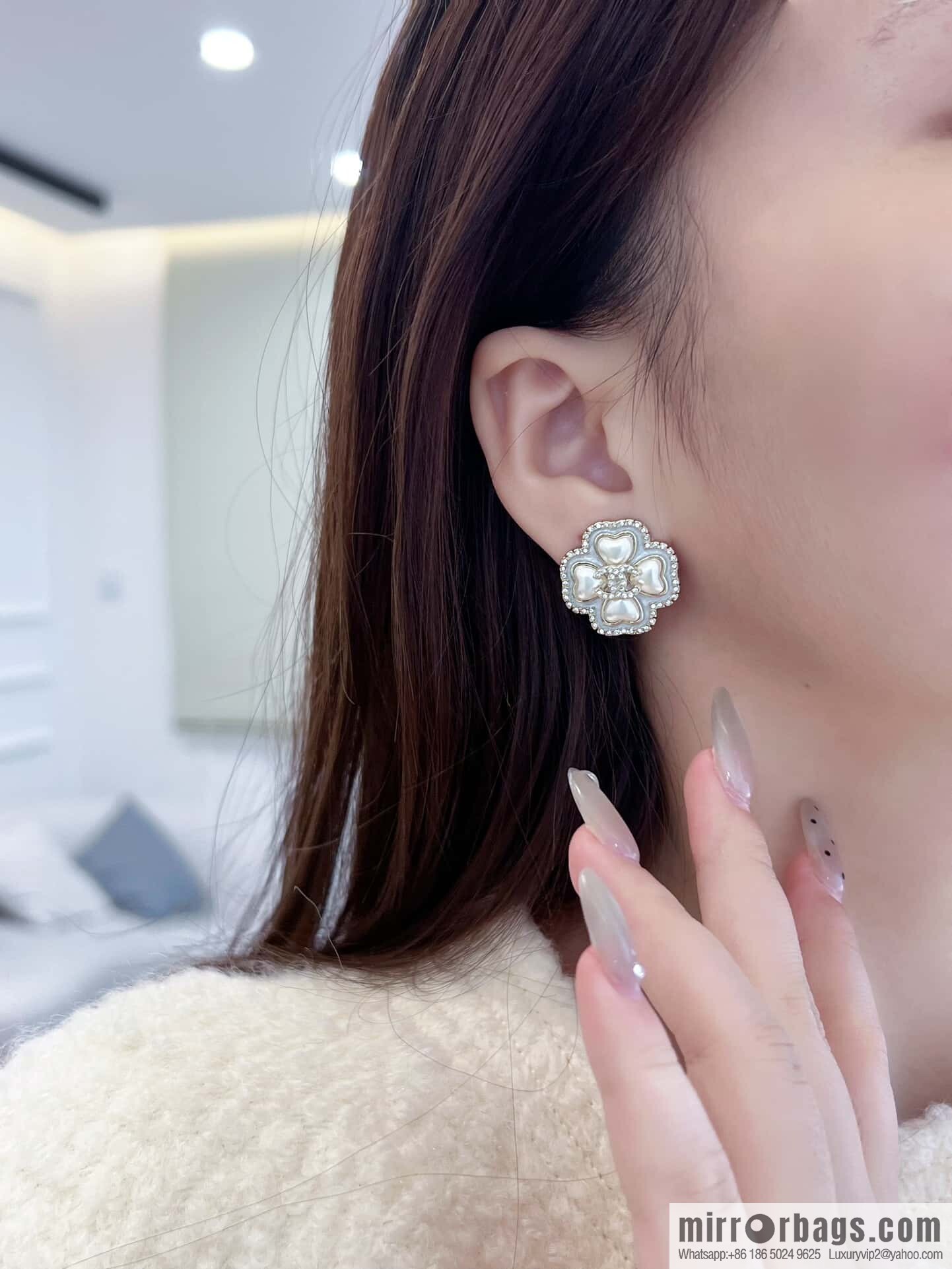 ☀️New ☑️ chanel c1 double c four-leaf clover stud earrings