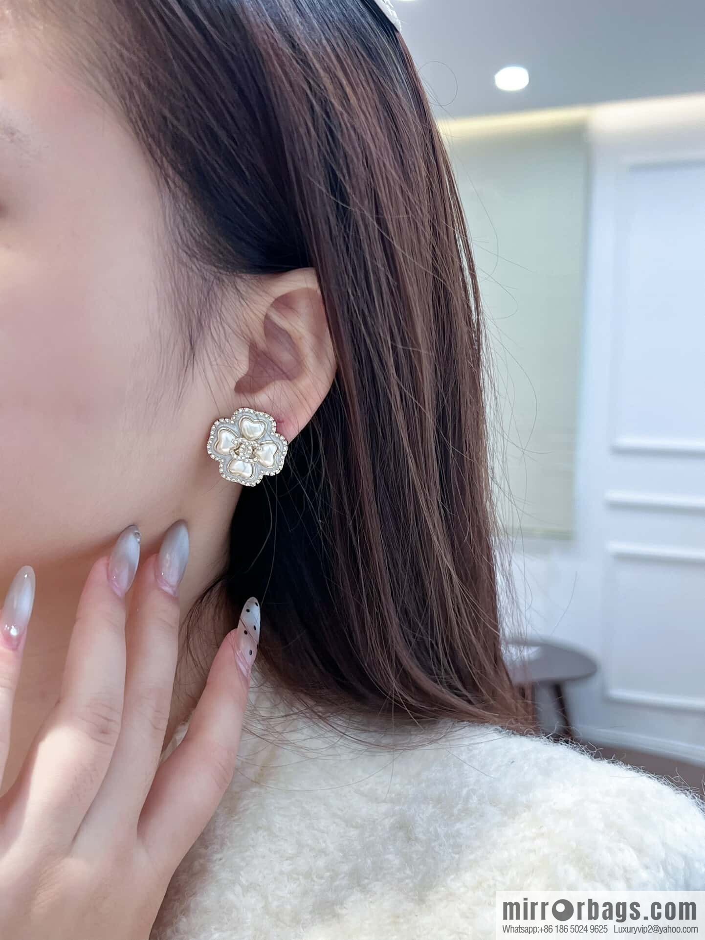☀️New ☑️ chanel c1 double c four-leaf clover stud earrings