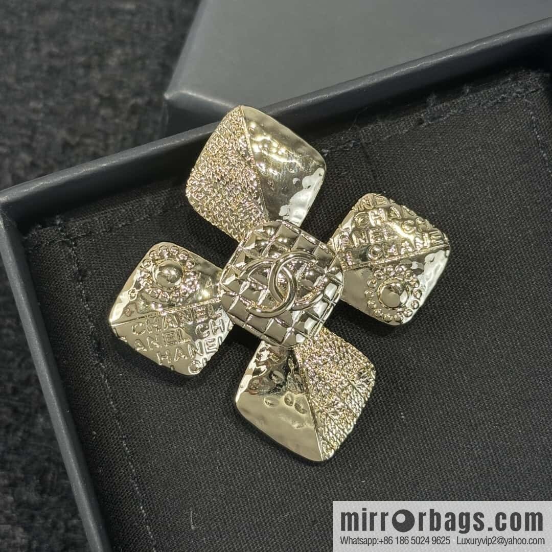 ❗️New ❗️☀️ New ☑️ Chanel Gold Rhombus Brooch ☀️