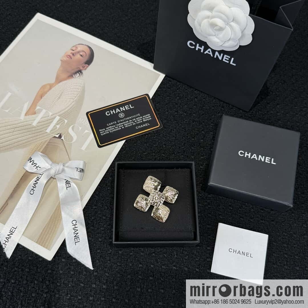 ❗️New ❗️☀️ New ☑️ Chanel Gold Rhombus Brooch ☀️