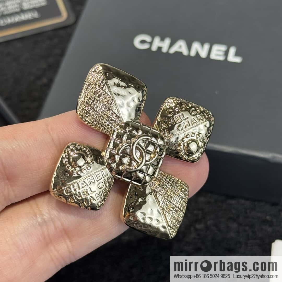❗️New ❗️☀️ New ☑️ Chanel Gold Rhombus Brooch ☀️
