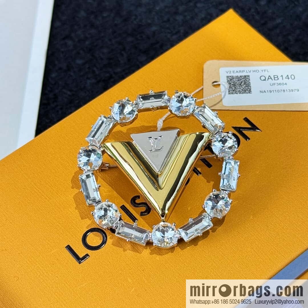 ❗️New ❗️ ☀ Louis Vuitton V Letter Brooch ☀