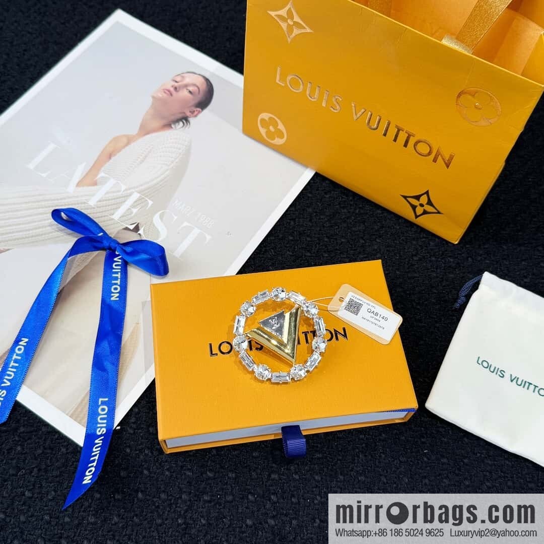 ❗️New ❗️ ☀ Louis Vuitton V Letter Brooch ☀