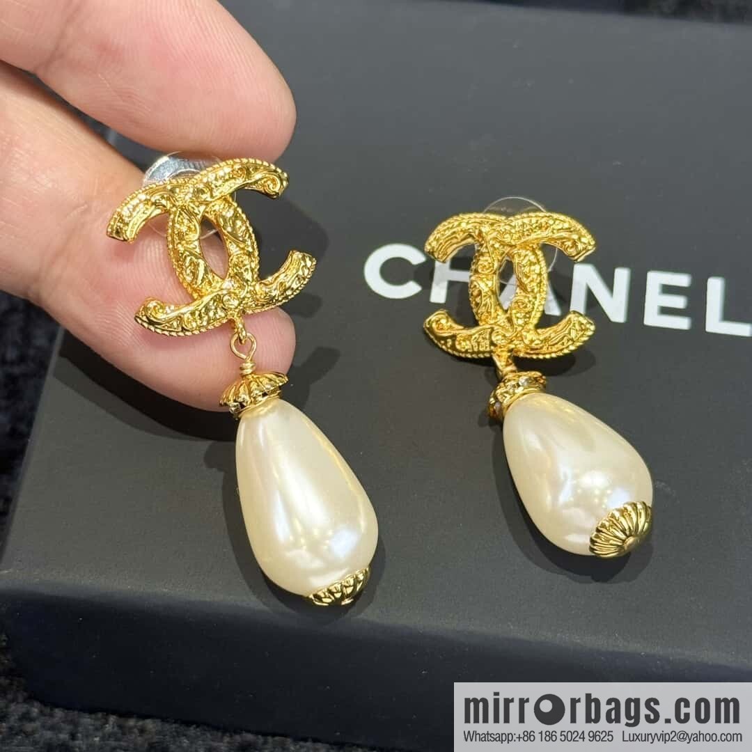 ❗️New ❗️☀️ New ☑️ Chanel C2 double c pearl stud earrings ☀️