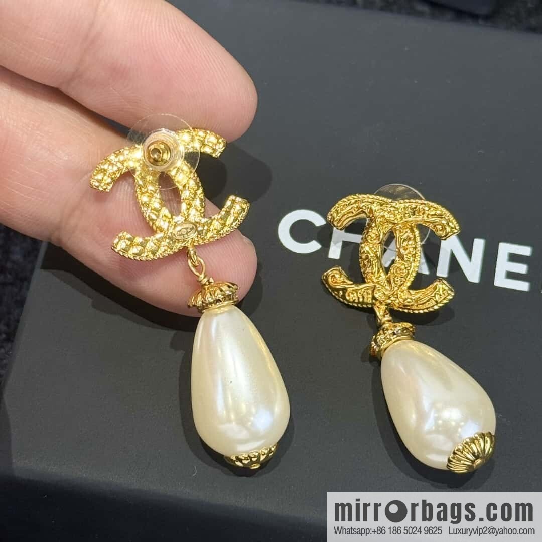 ❗️New ❗️☀️ New ☑️ Chanel C2 double c pearl stud earrings ☀️