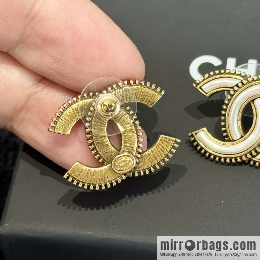 ❗️New ❗️☀️ New ☑️ Chanel C1 double c stud earrings ☀️