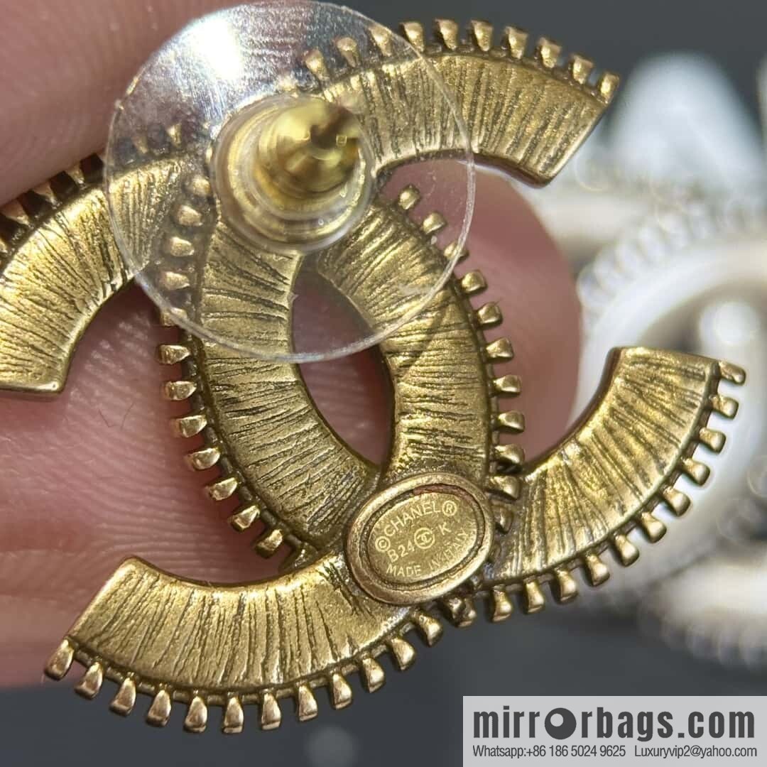 ❗️New ❗️☀️ New ☑️ Chanel C1 double c stud earrings ☀️