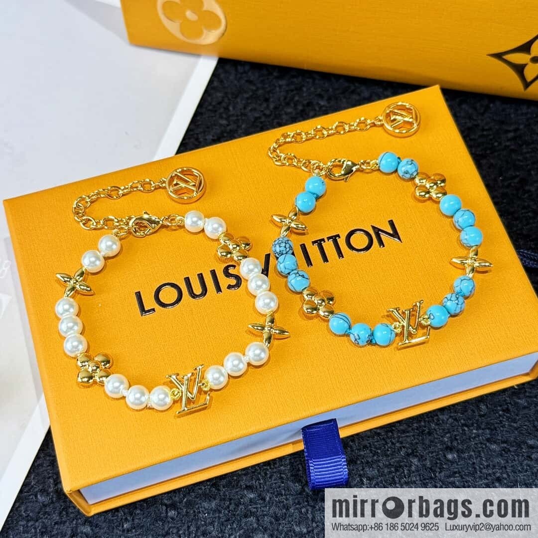 ❗️New ❗️ ☀ Louis Vuitton LV letter bracelet ☀
