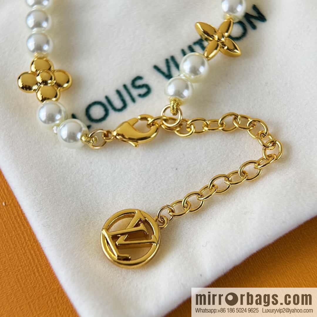 ❗️New ❗️ ☀ Louis Vuitton LV letter bracelet ☀