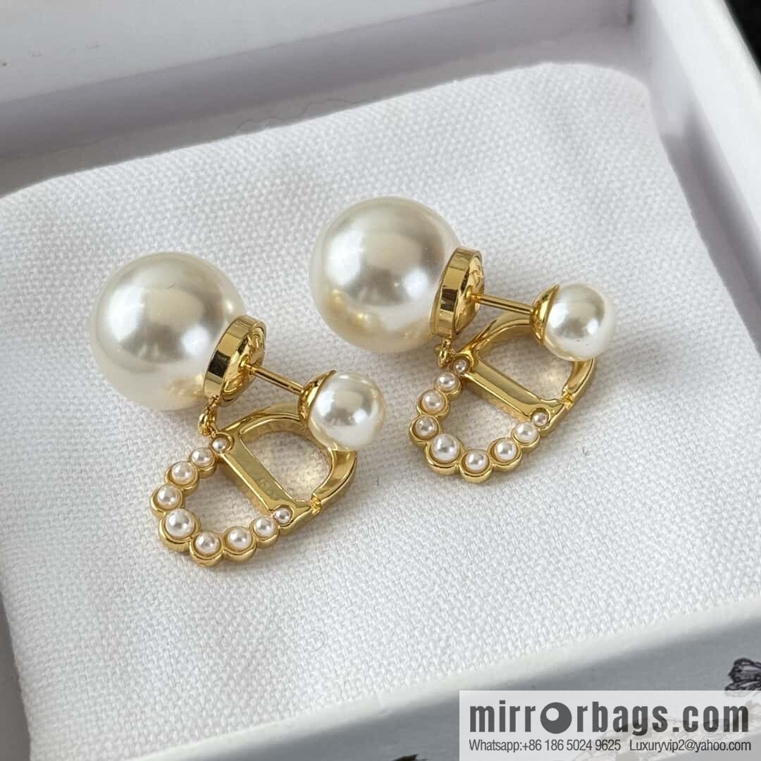 New ☑️ DIOR size pearl CD stud earrings