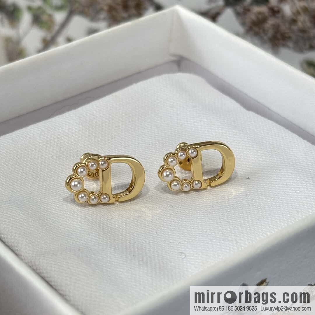 New ☑️ DIOR CD pearl stud earrings