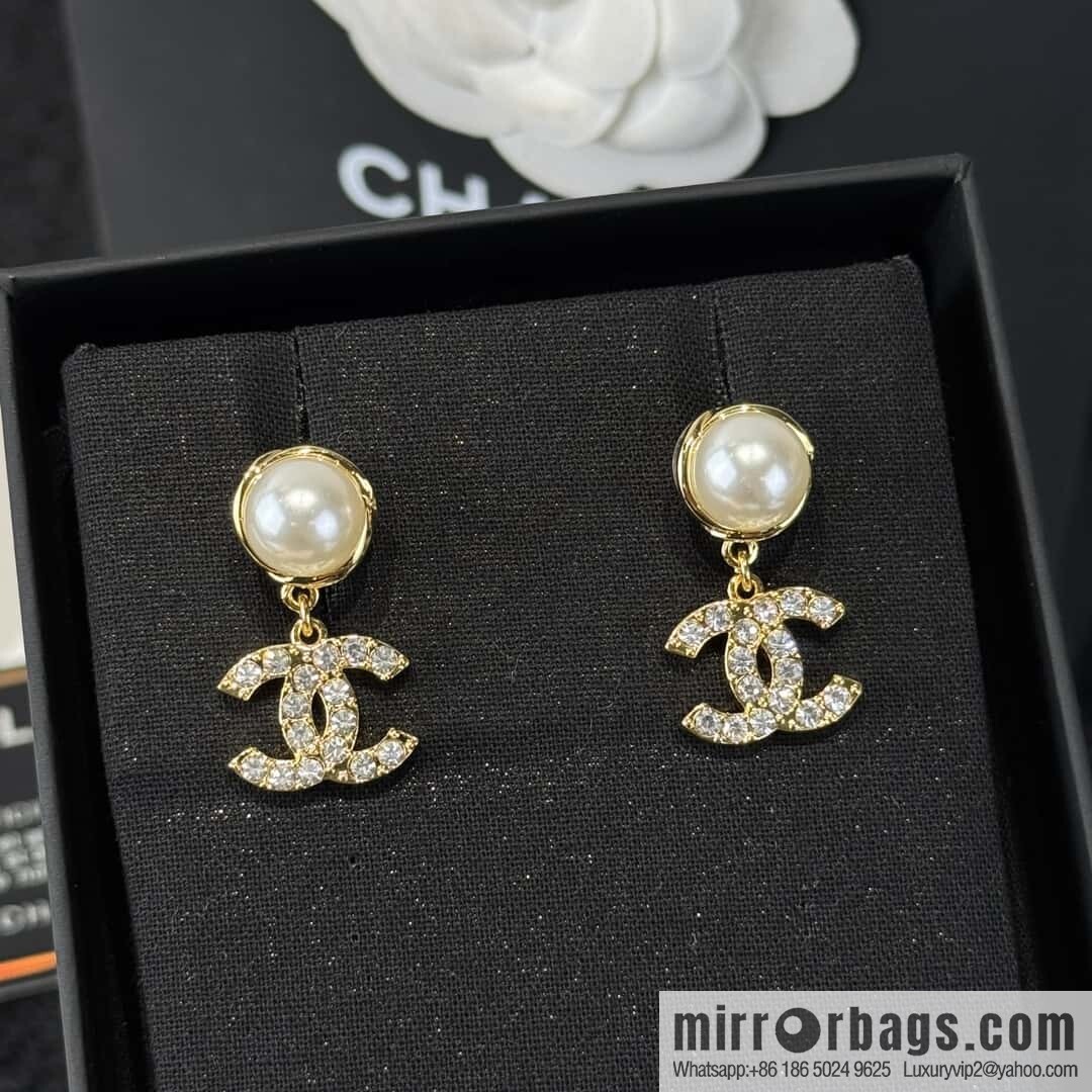 ❗️New ❗️☀️ New ☑️ Chanel C2 double c pearl stud earrings ☀️