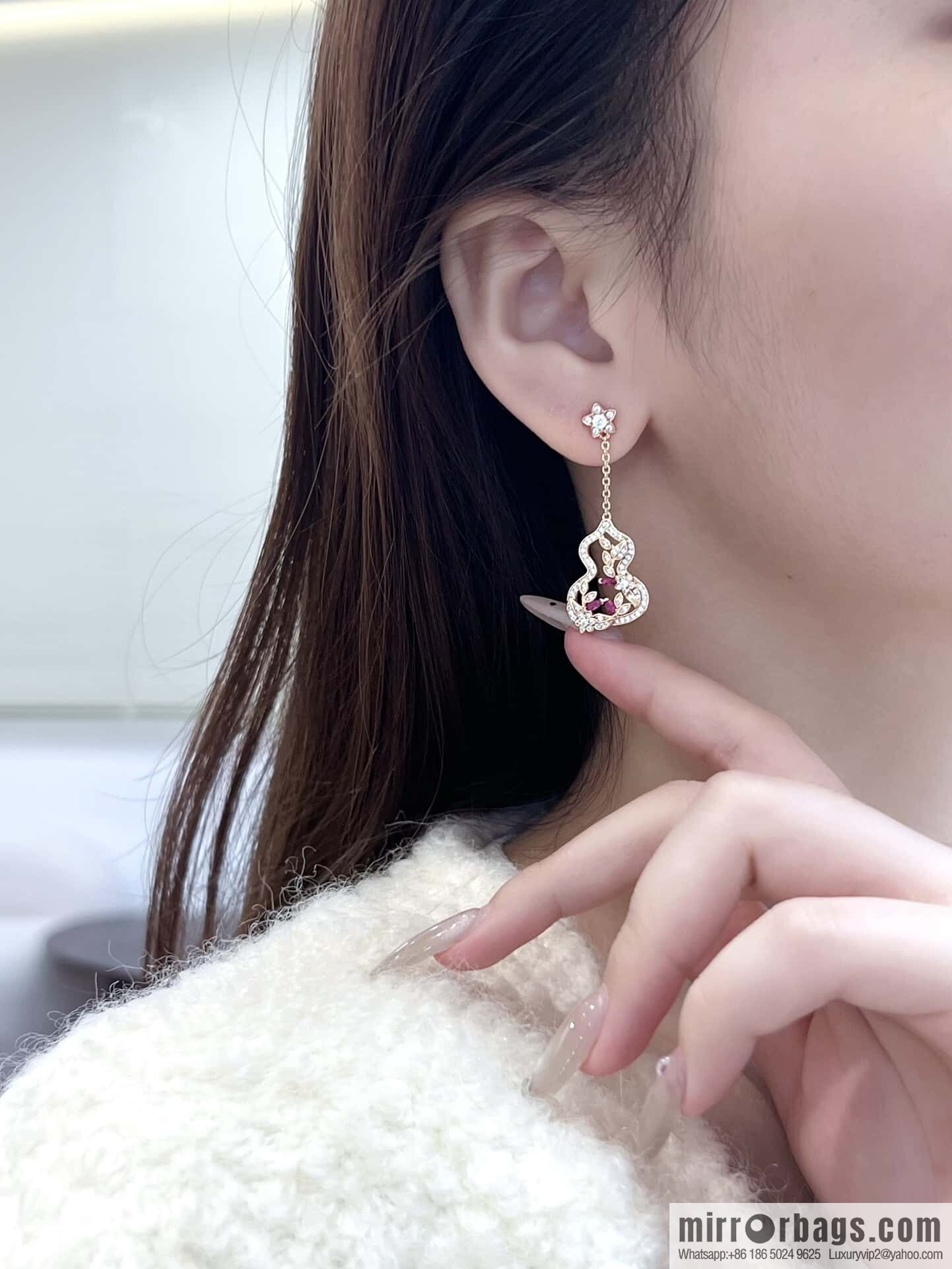 ❗️New ❗️ ☀️ Qeelin flower vine gourd stud earrings ☀️