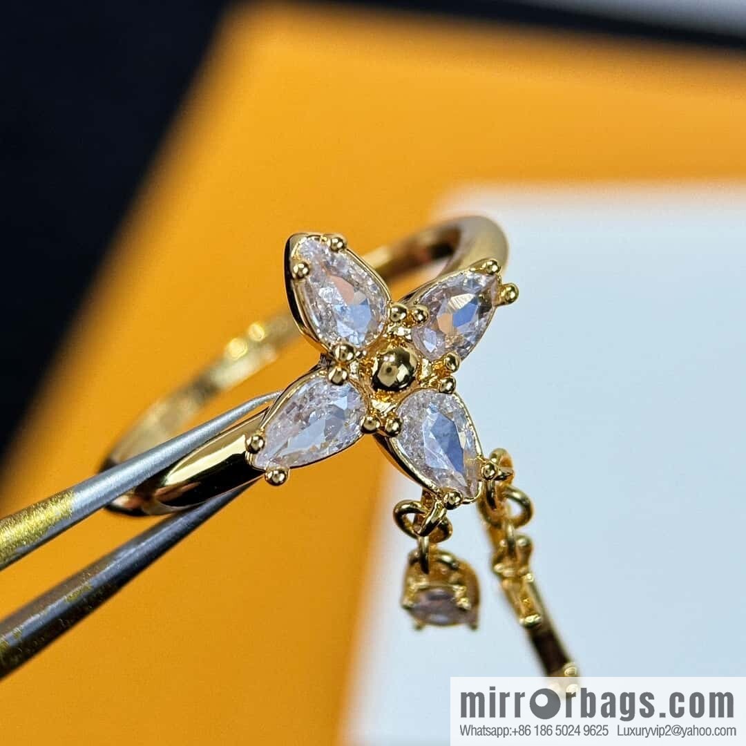 ❗️New ❗️ ☀ Original ☀ Louis Vuitton Louis Vuitton Clover Tassel LV Ring ☀
