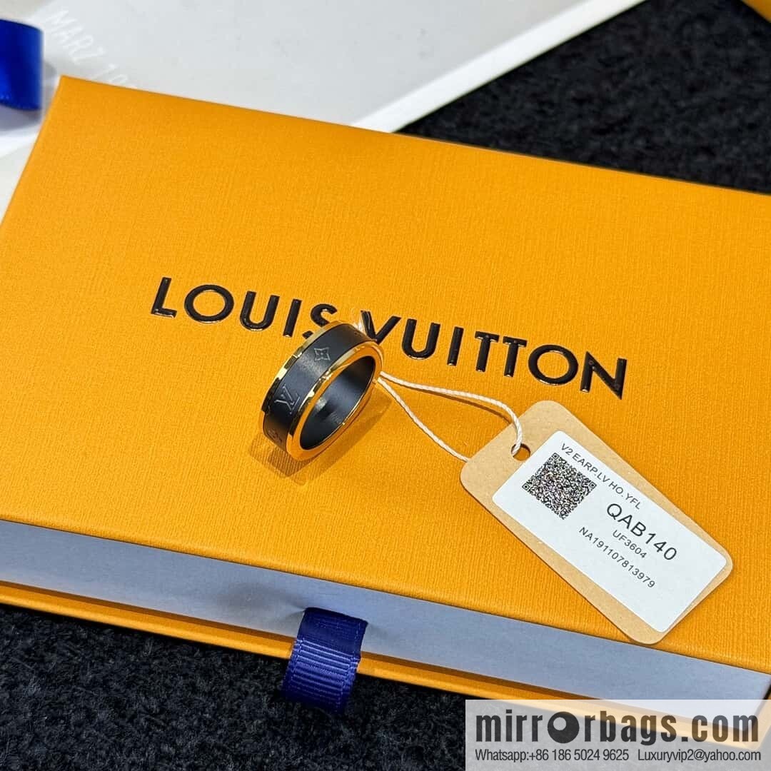 ❗️New ❗️ ☀ Original ☀ Louis Vuitton Black Ceramic Ring ☀