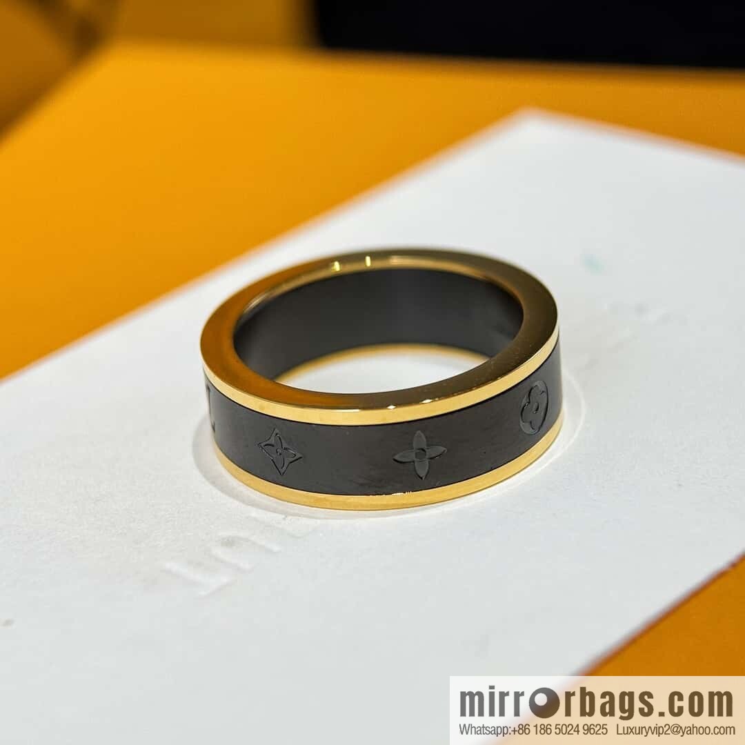 ❗️New ❗️ ☀ Original ☀ Louis Vuitton Black Ceramic Ring ☀