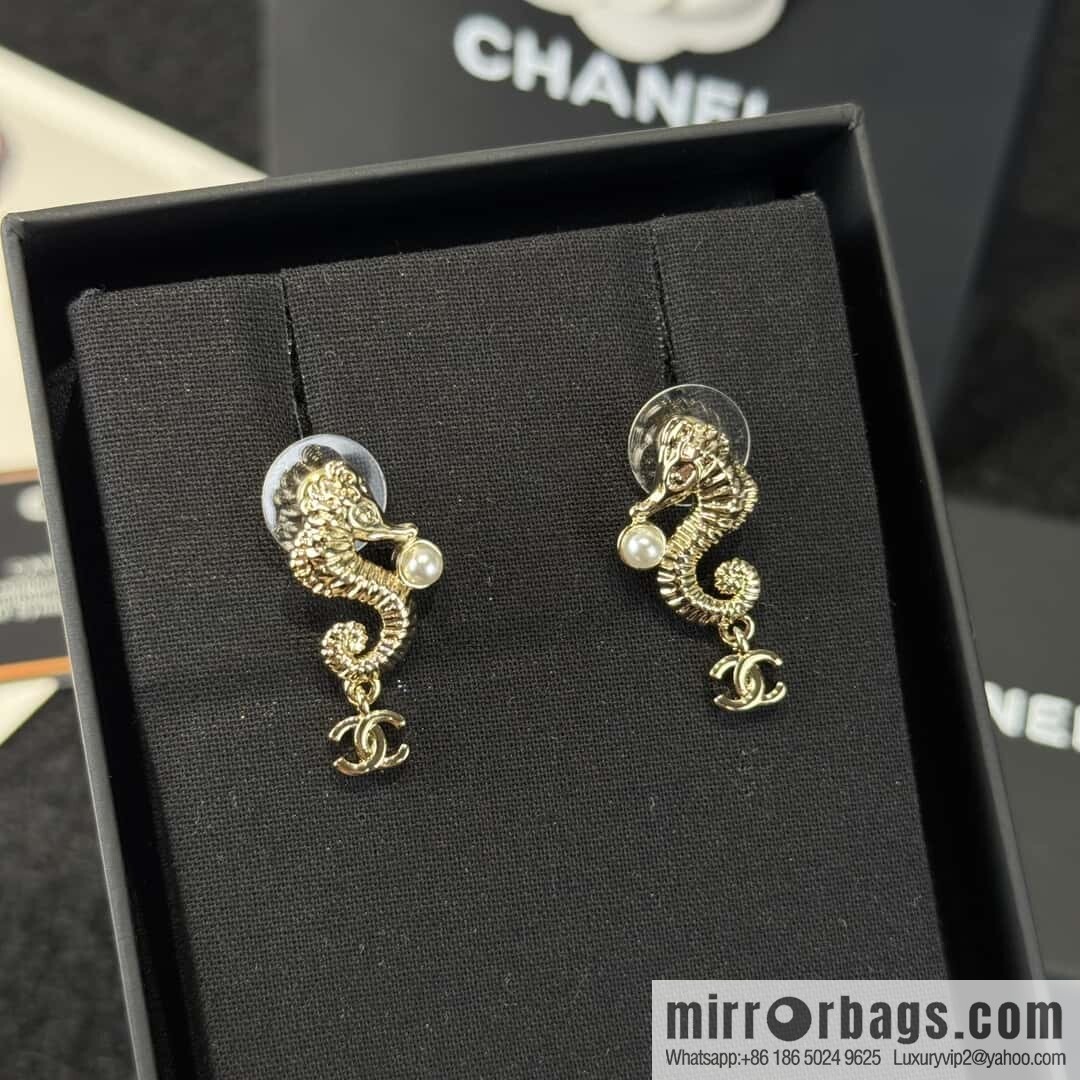 ❗️New ❗️☀️ new ☑️ Chanel double c hippocampus pearl stud earrings ☀️