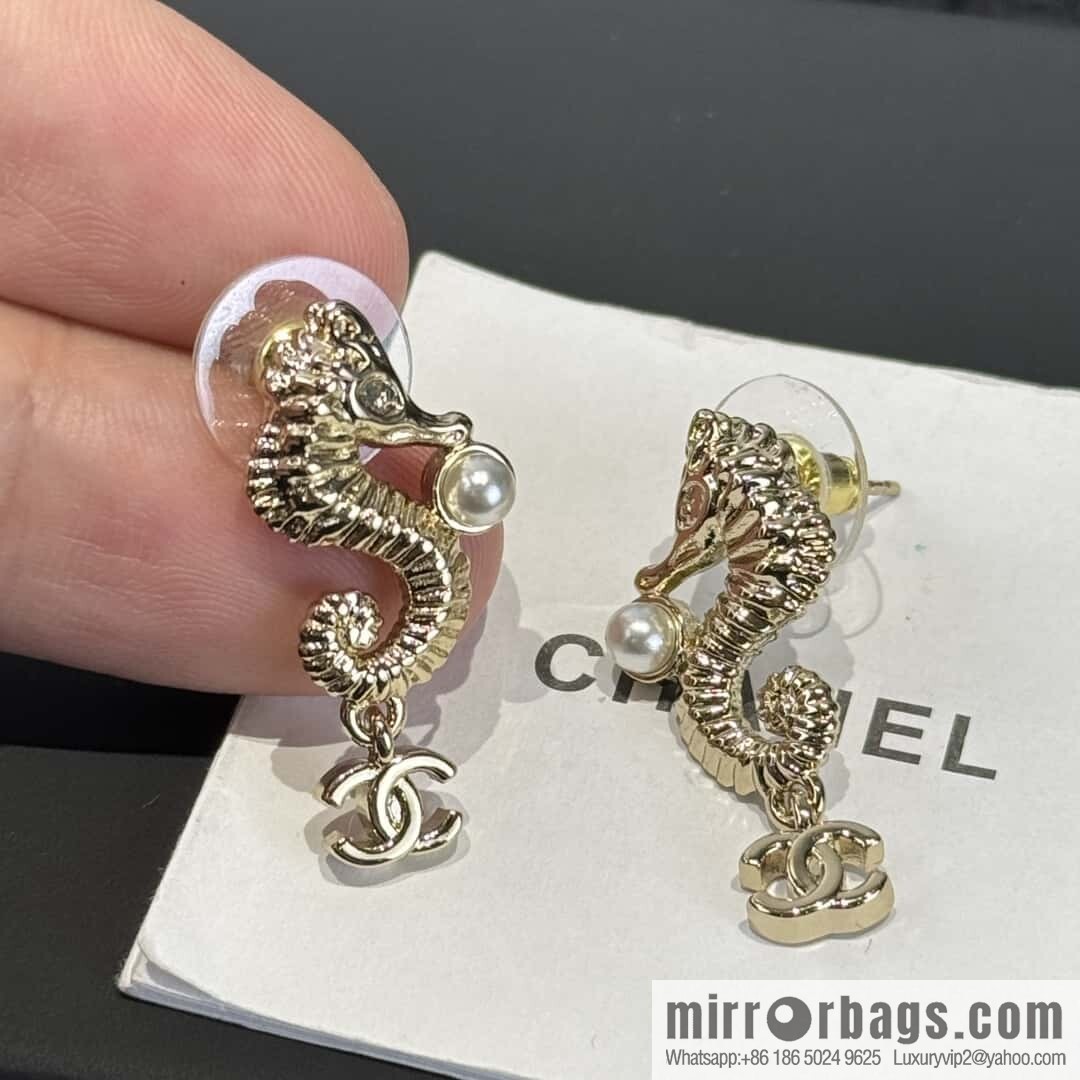 ❗️New ❗️☀️ new ☑️ Chanel double c hippocampus pearl stud earrings ☀️