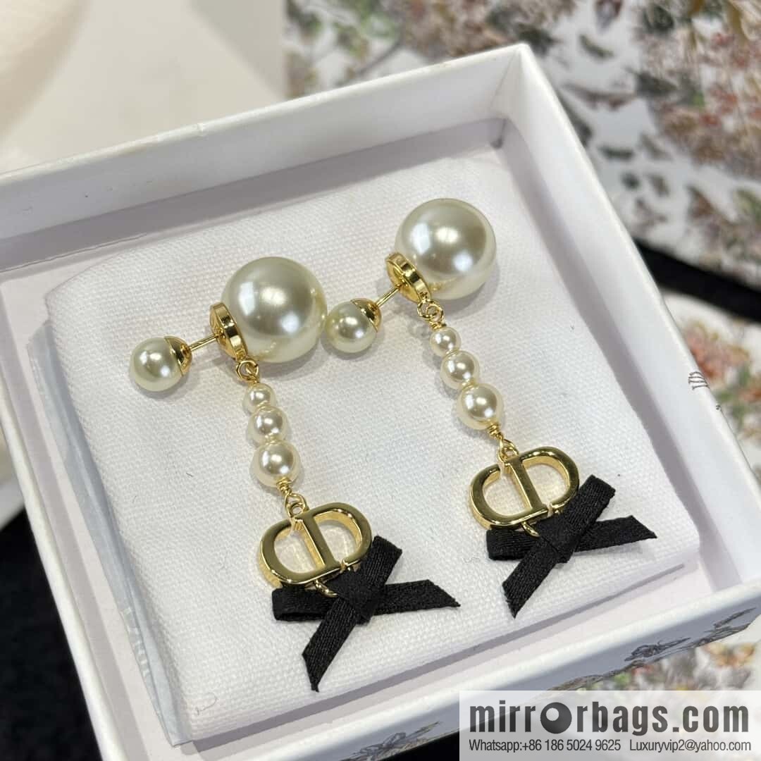 ❗️New ❗️ ☀️ New ☑️ Dior size pearl bow stud earrings ☀️