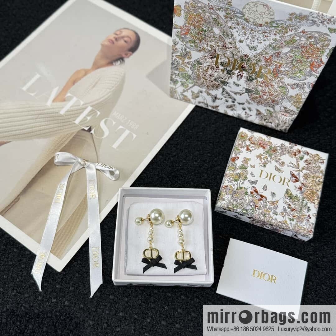 ❗️New ❗️ ☀️ New ☑️ Dior size pearl bow stud earrings ☀️