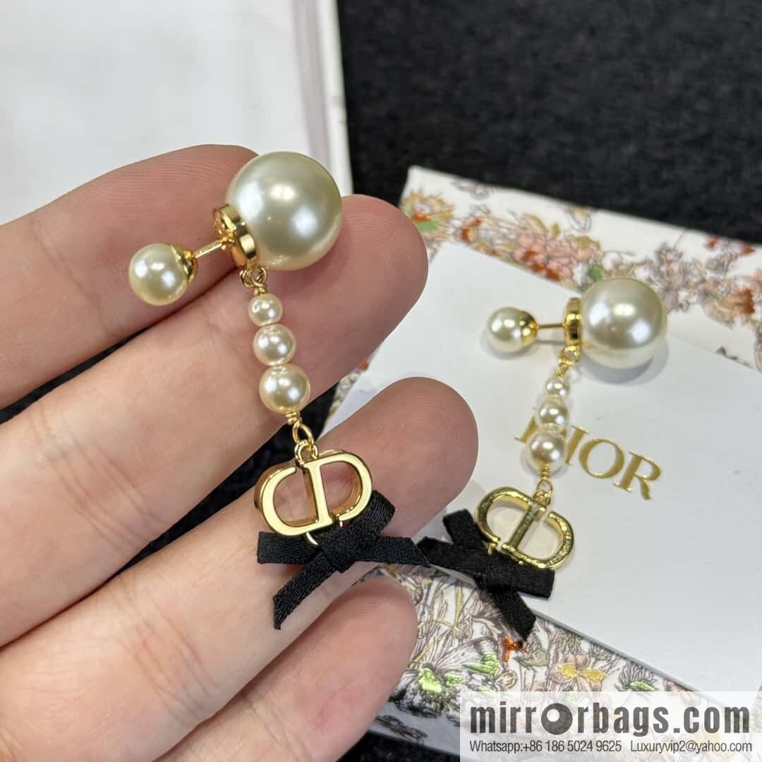 ❗️New ❗️ ☀️ New ☑️ Dior size pearl bow stud earrings ☀️