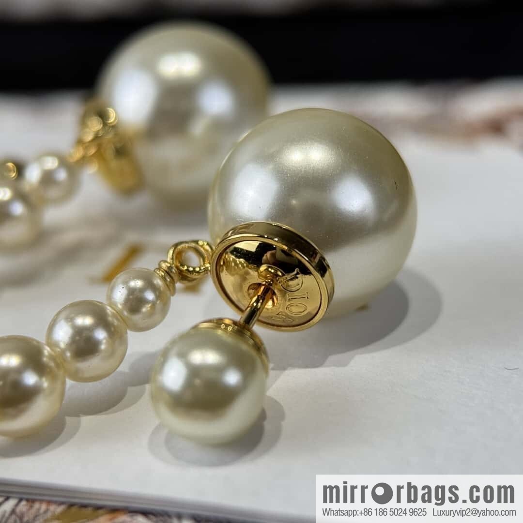 ❗️New ❗️ ☀️ New ☑️ Dior size pearl bow stud earrings ☀️