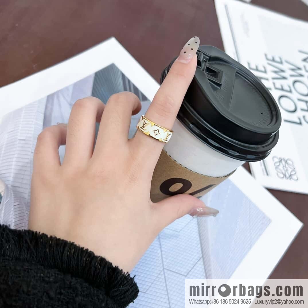 ❗️New ❗️ ☀ Original ☀ Louis Vuitton LV Ring ☀