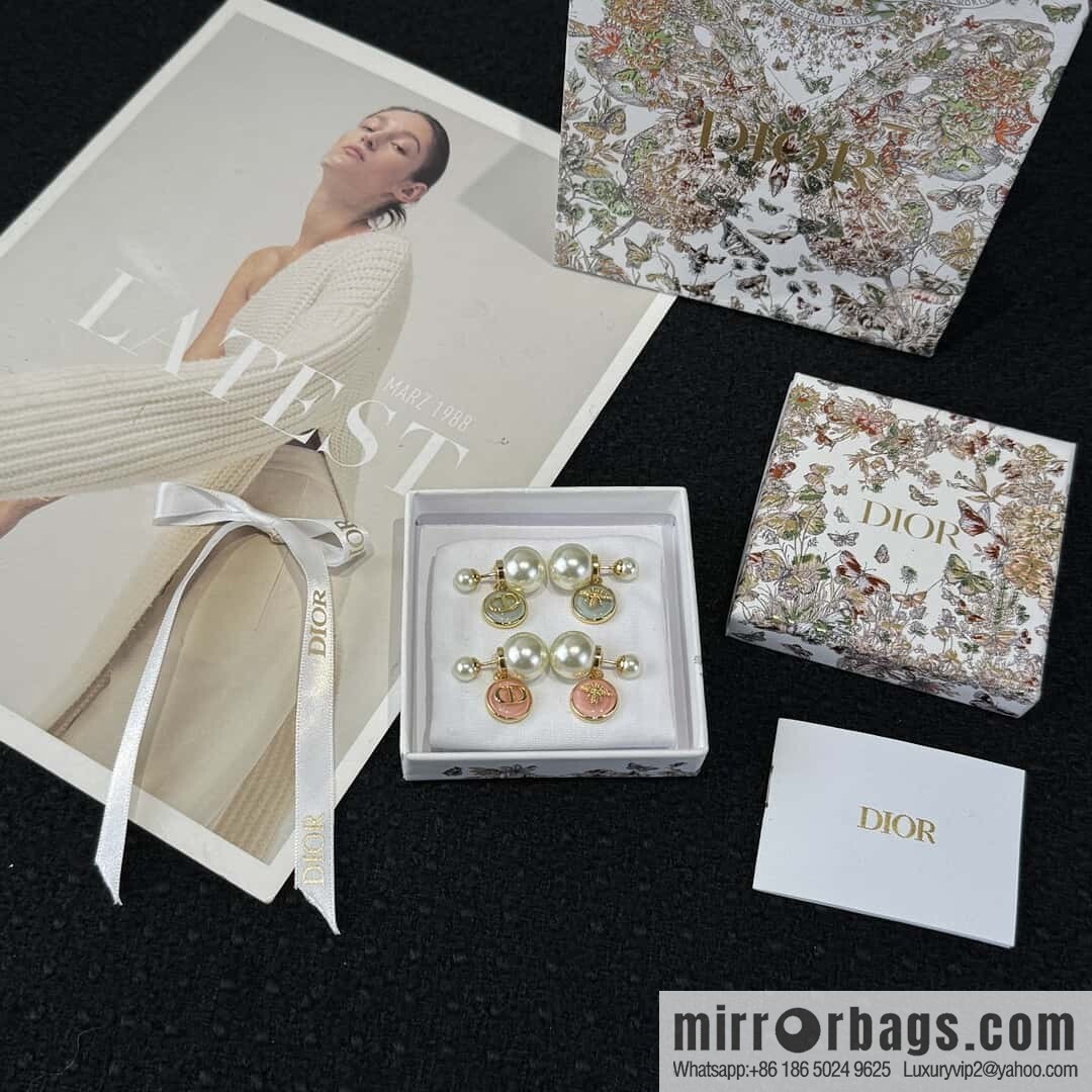 ☀️New ☑️ Dior size pearl bee CD stud earrings