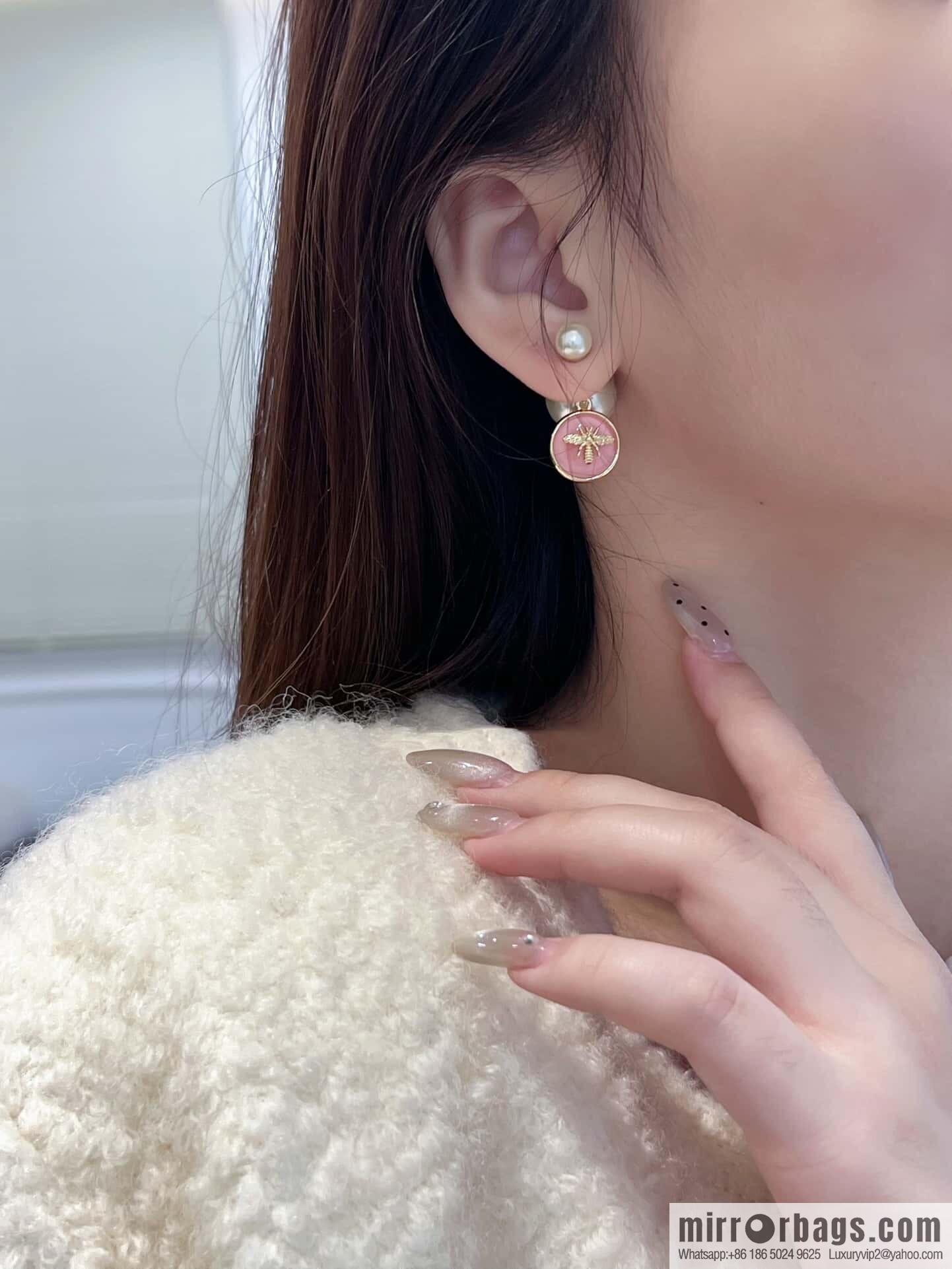 ☀️New ☑️ Dior size pearl bee CD stud earrings