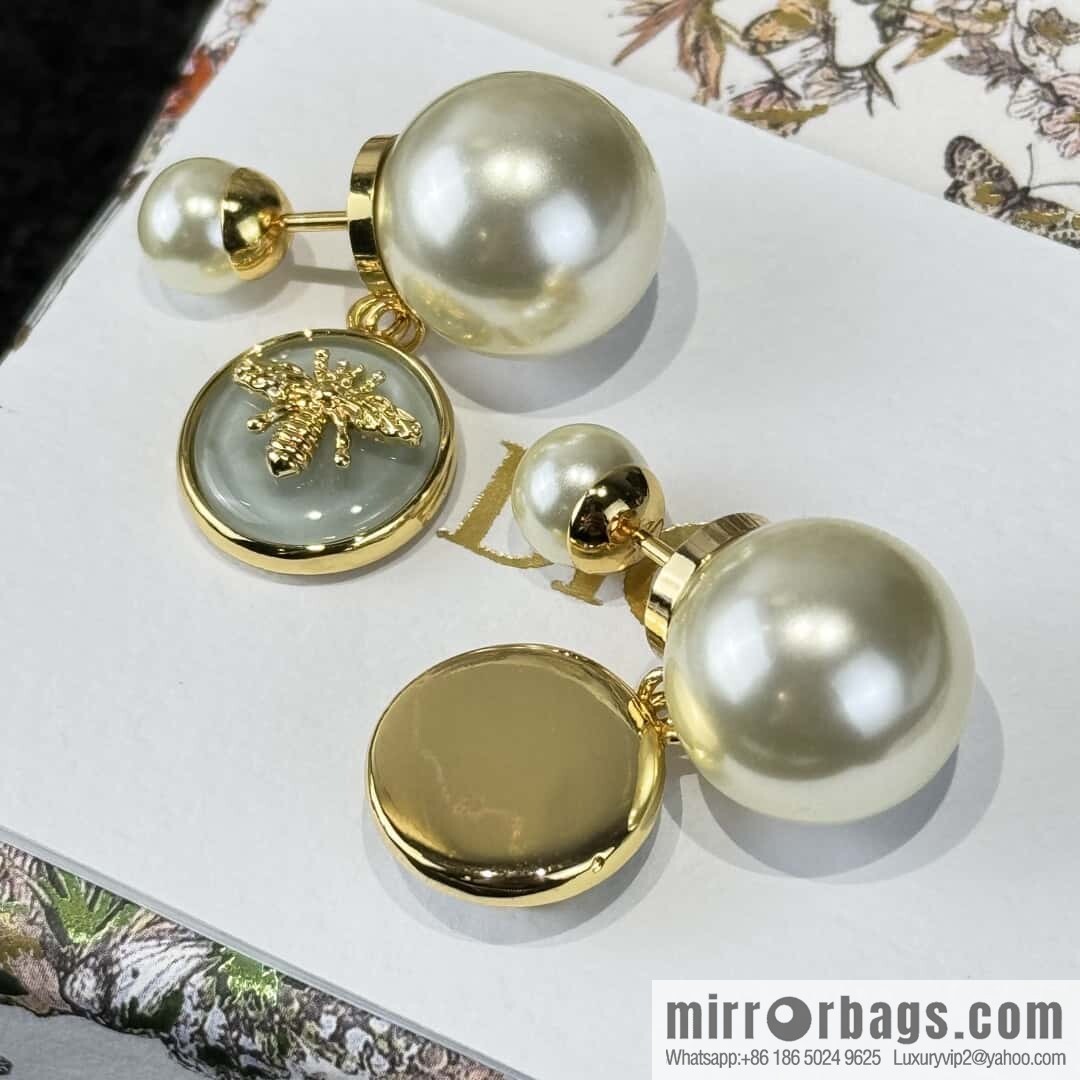 ☀️New ☑️ Dior size pearl bee CD stud earrings