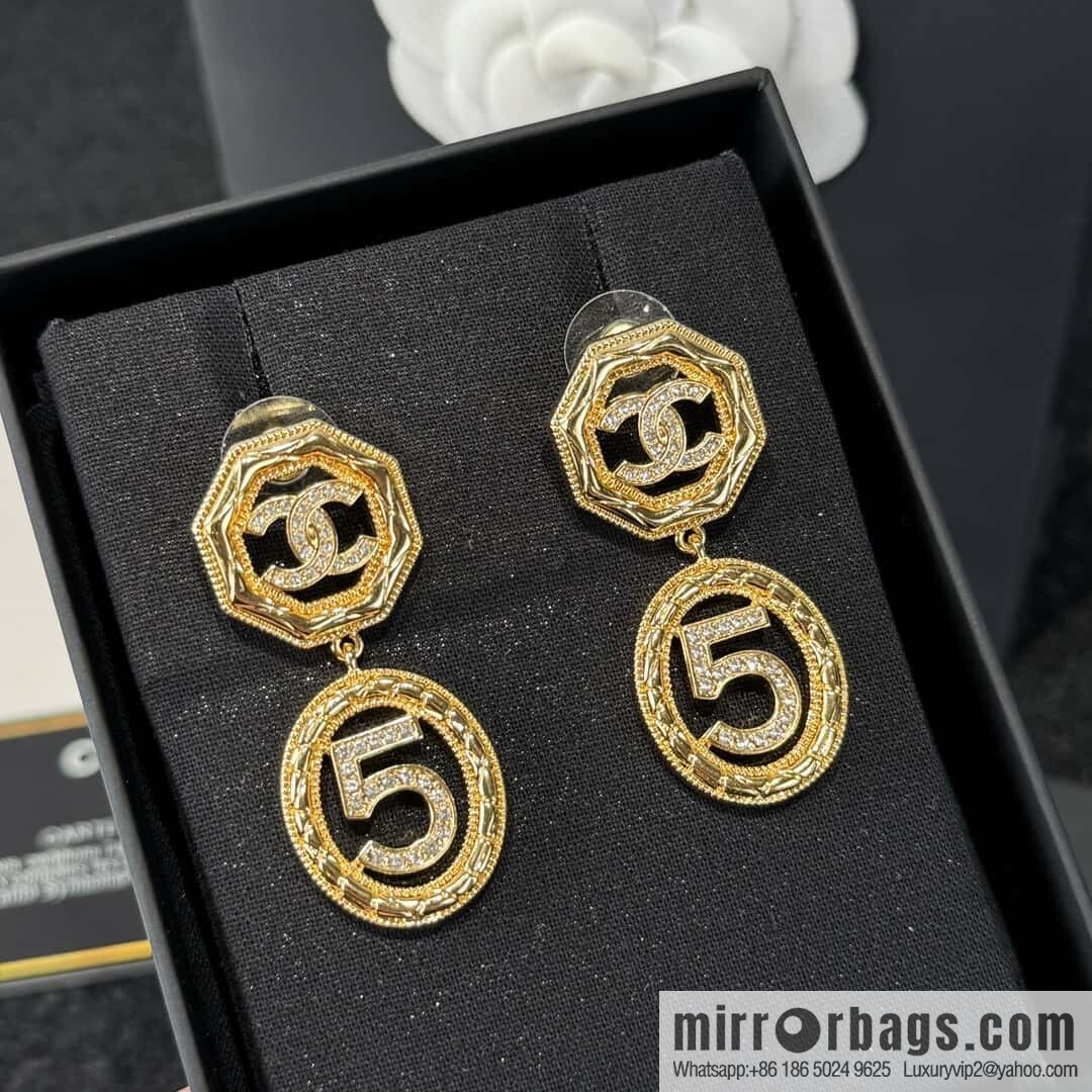 ❗️New ❗️☀️ New ☑️ Chanel double c5 word earrings ☀️