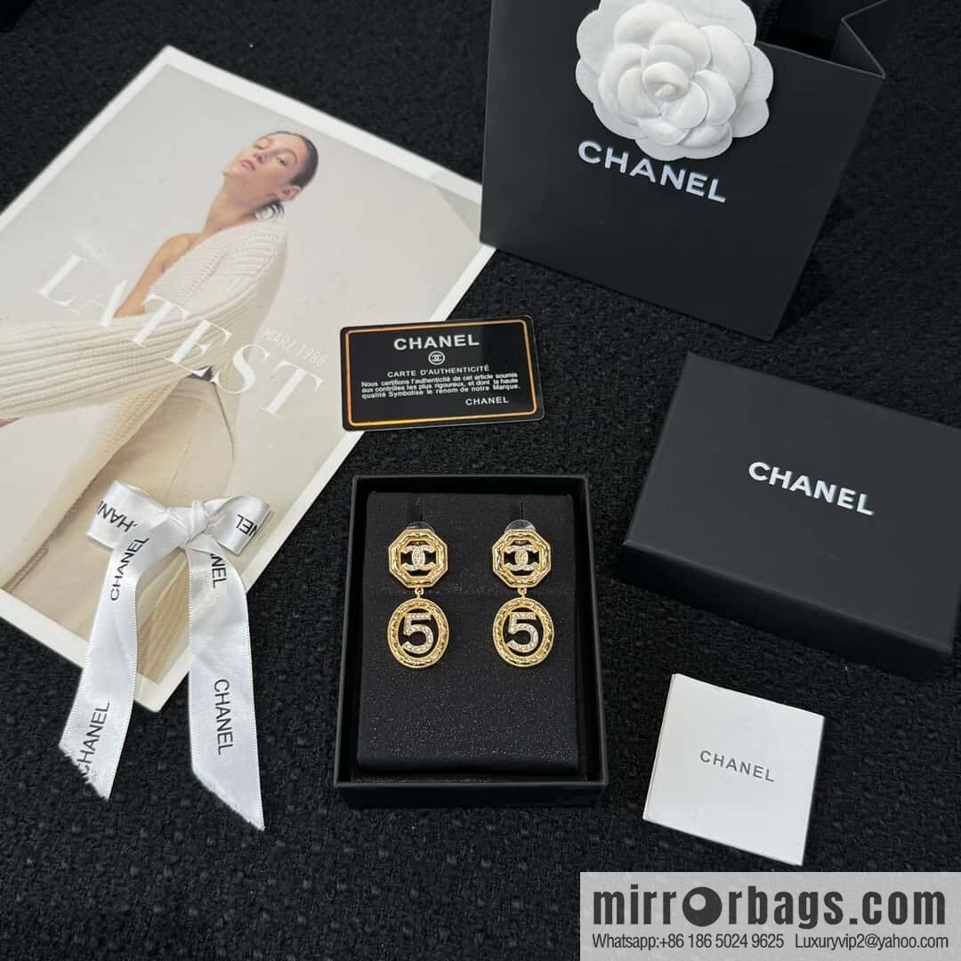 ❗️New ❗️☀️ New ☑️ Chanel double c5 word earrings ☀️