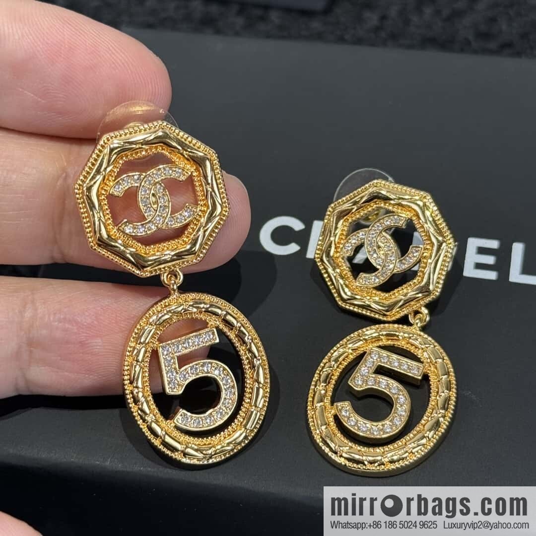 ❗️New ❗️☀️ New ☑️ Chanel double c5 word earrings ☀️