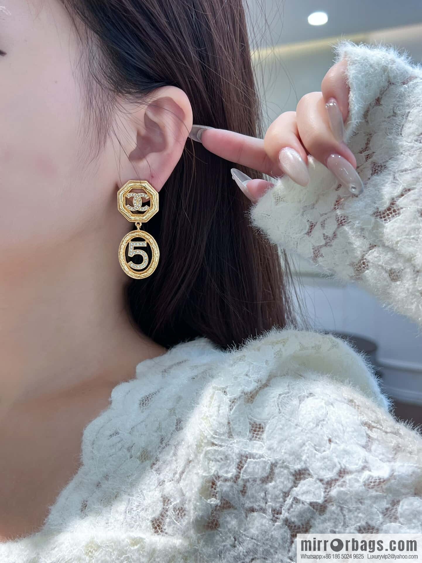 ❗️New ❗️☀️ New ☑️ Chanel double c5 word earrings ☀️