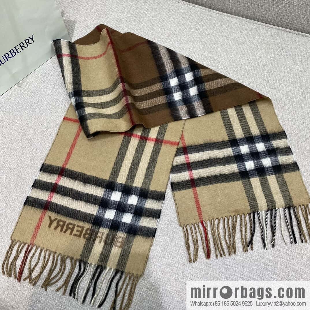 𝐁𝐔𝐑𝐁𝐄𝐑𝐑ღ• two-tone contrast plaid cashmere scarf | | Camel