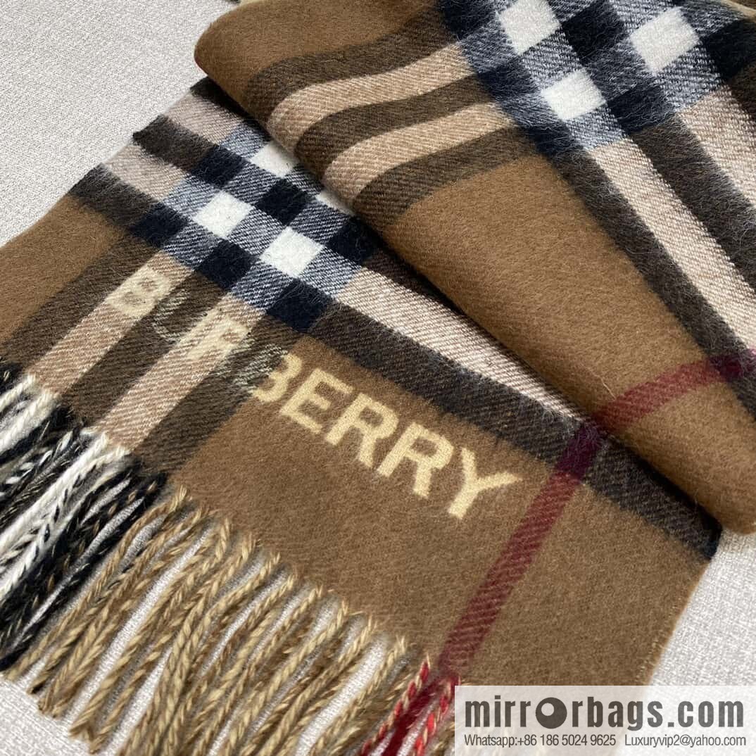 𝐁𝐔𝐑𝐁𝐄𝐑𝐑ღ• two-tone contrast plaid cashmere scarf | | Camel