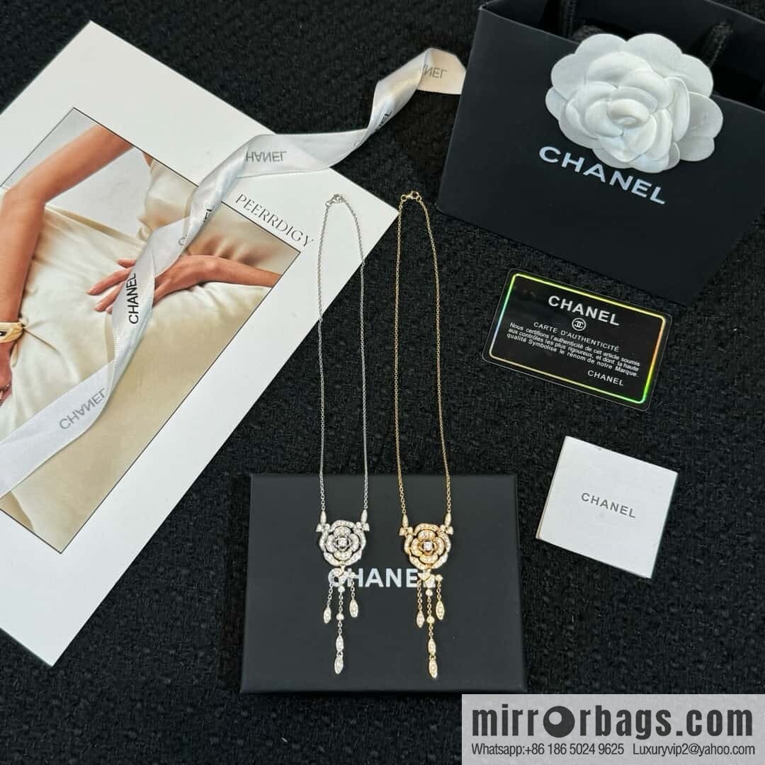 ☀️New ☑️ Chanel fringed camellia necklace