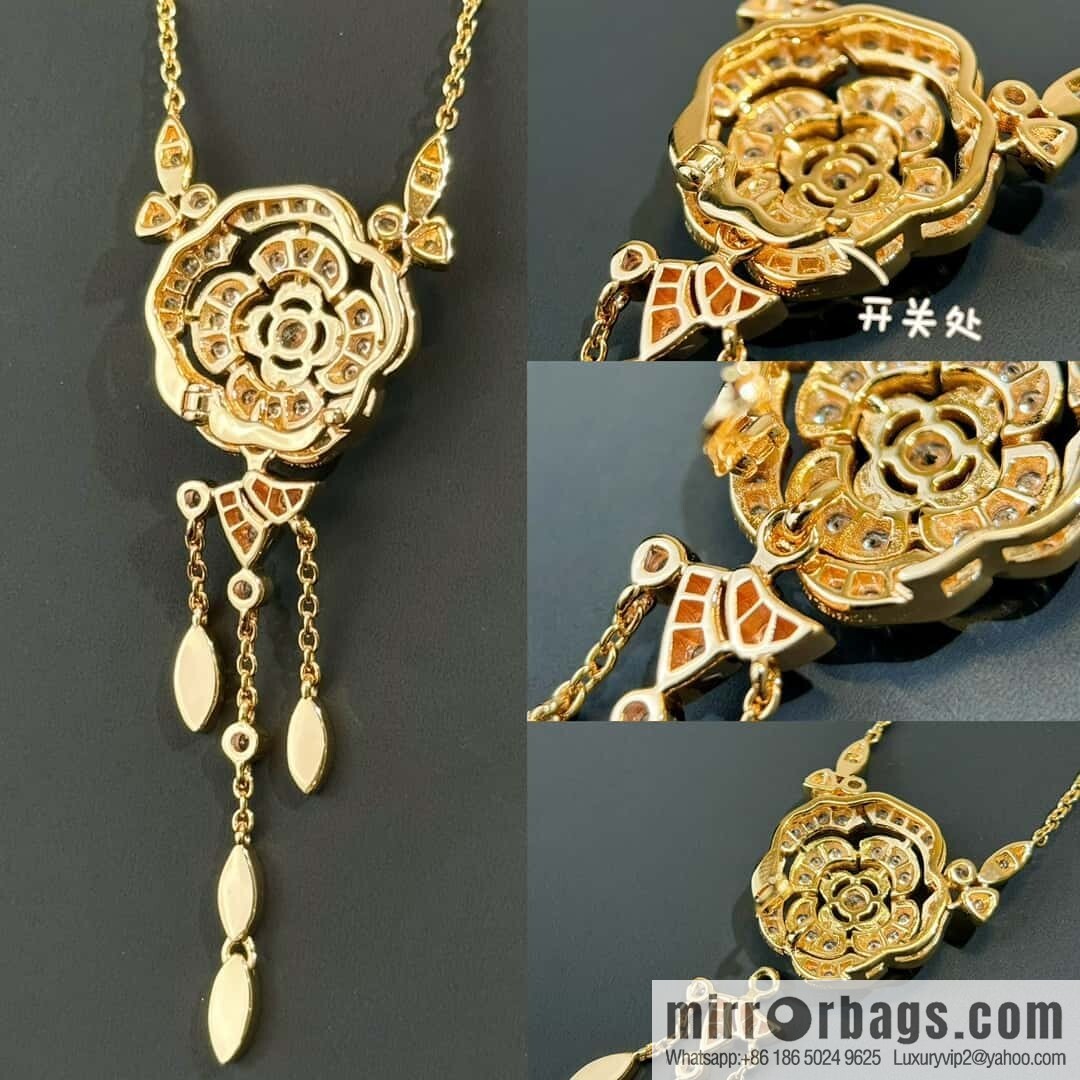 ☀️New ☑️ Chanel fringed camellia necklace